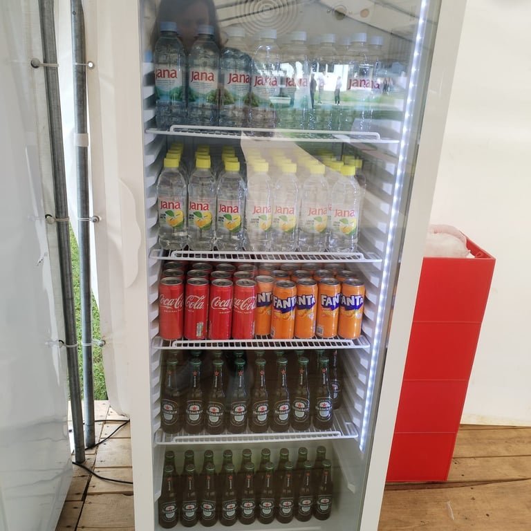 Posuđe i vitrine